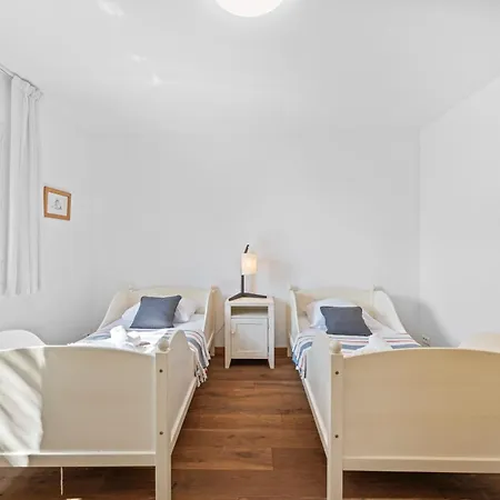Shangrila, Charming House With Sea View, Swimming Pool And Garden Nr Monaco And Italy